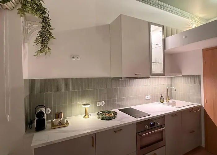 Alphonse Mucha Loft Apartments, 2