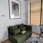 Alphonse Mucha Loft Apartments, 2 アパート
