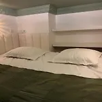 Alphonse Mucha Loft Apartments, 2 * プラハ