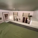 Alphonse Mucha Loft Apartments, 2 アパート *