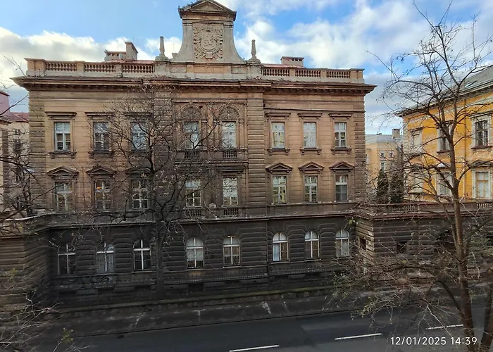 Апартаменты Alphonse Mucha Loft Apartments, 2 *