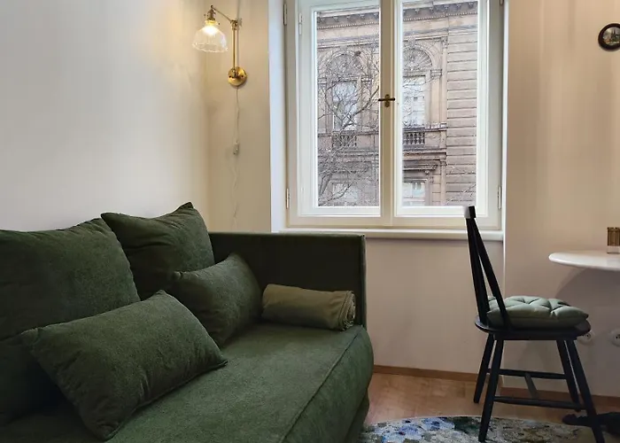 Alphonse Mucha Loft Apartments, 2 *