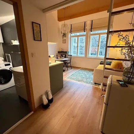 Alphonse Mucha Loft Apartments, 2 *