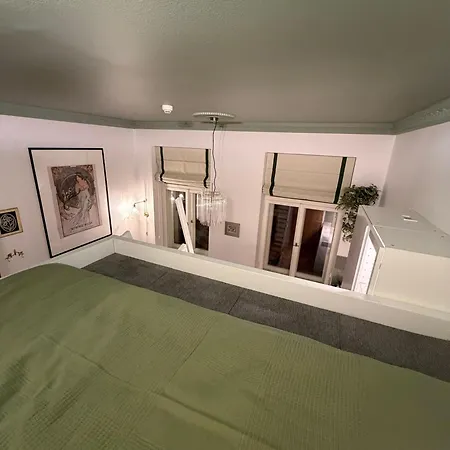 Alphonse Mucha Loft Apartments, 2 Appartement *