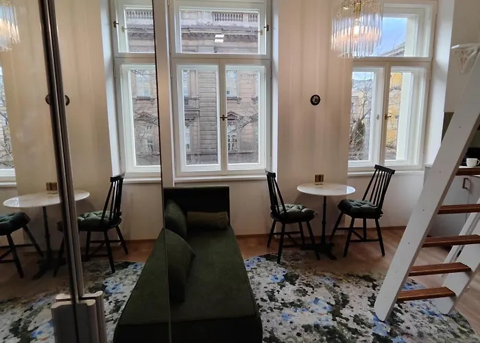 アパート Alphonse Mucha Loft Apartments, 2