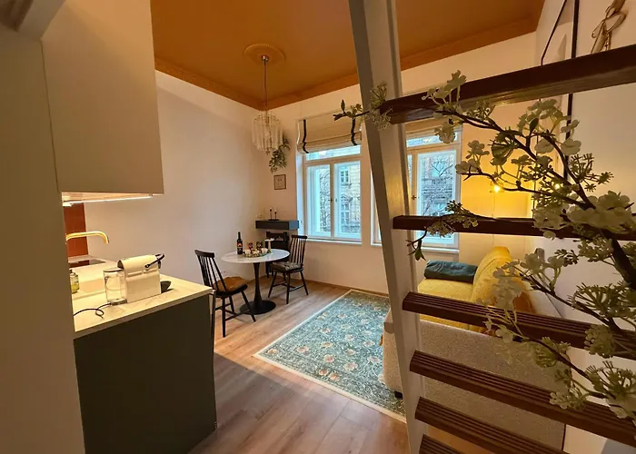 Alphonse Mucha Loft Apartments, 2 アパート